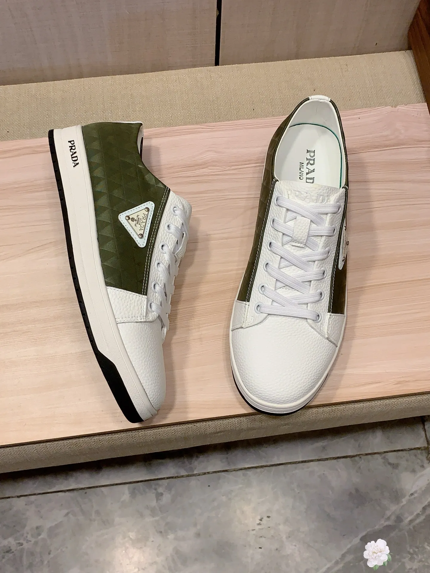 Men's Men's Shoes💰420💰💰🎩🎩[Lightning][Lightning] "PRADA*" The latest and most popular casual shoes, top brand [seduce] luxury~purchase, top~quality. [Strong] The upper is made of imported breathable cowhide with material ➕ breathable sheepskin lining (•) and fine workmanship. The original stylish and stylish soft rubber wear-resistant and non-slip outsole is light and comfortable on the feet. The real thing looks better when photographed in real life. No. 143: Code: 38-44, 45 can be customized, 3️⃣ colors are available